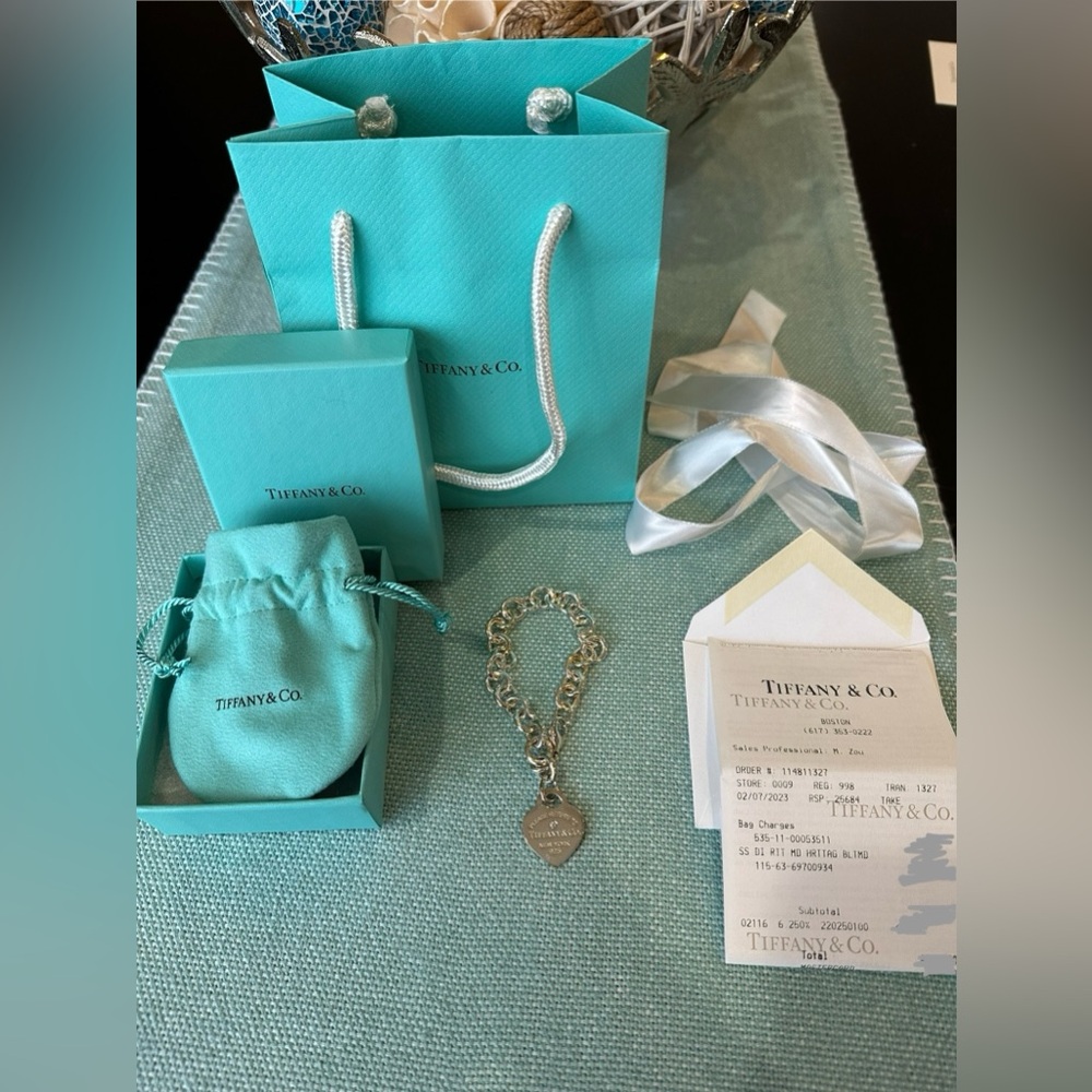 Authentic Tiffany & Co Heart Bracelet with Diamond. BNWT
